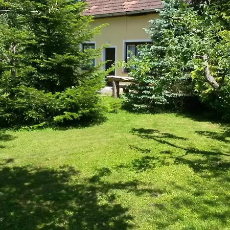 Liget Vendeghaz Apartment *