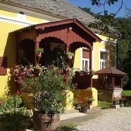 Liget Vendeghaz Apartment
