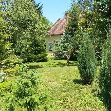 Liget Vendeghaz Apartment