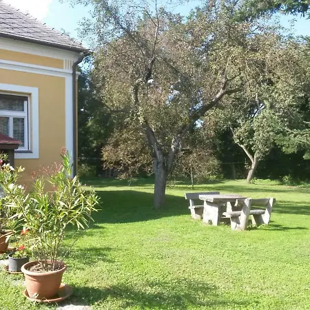 Apartment Liget Vendeghaz *